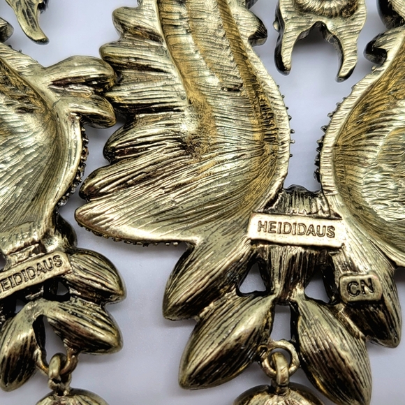 Heidi Daus Swarovski Crystal Swans in Love Statement Necklace + Earring Set - Picture 11 of 12